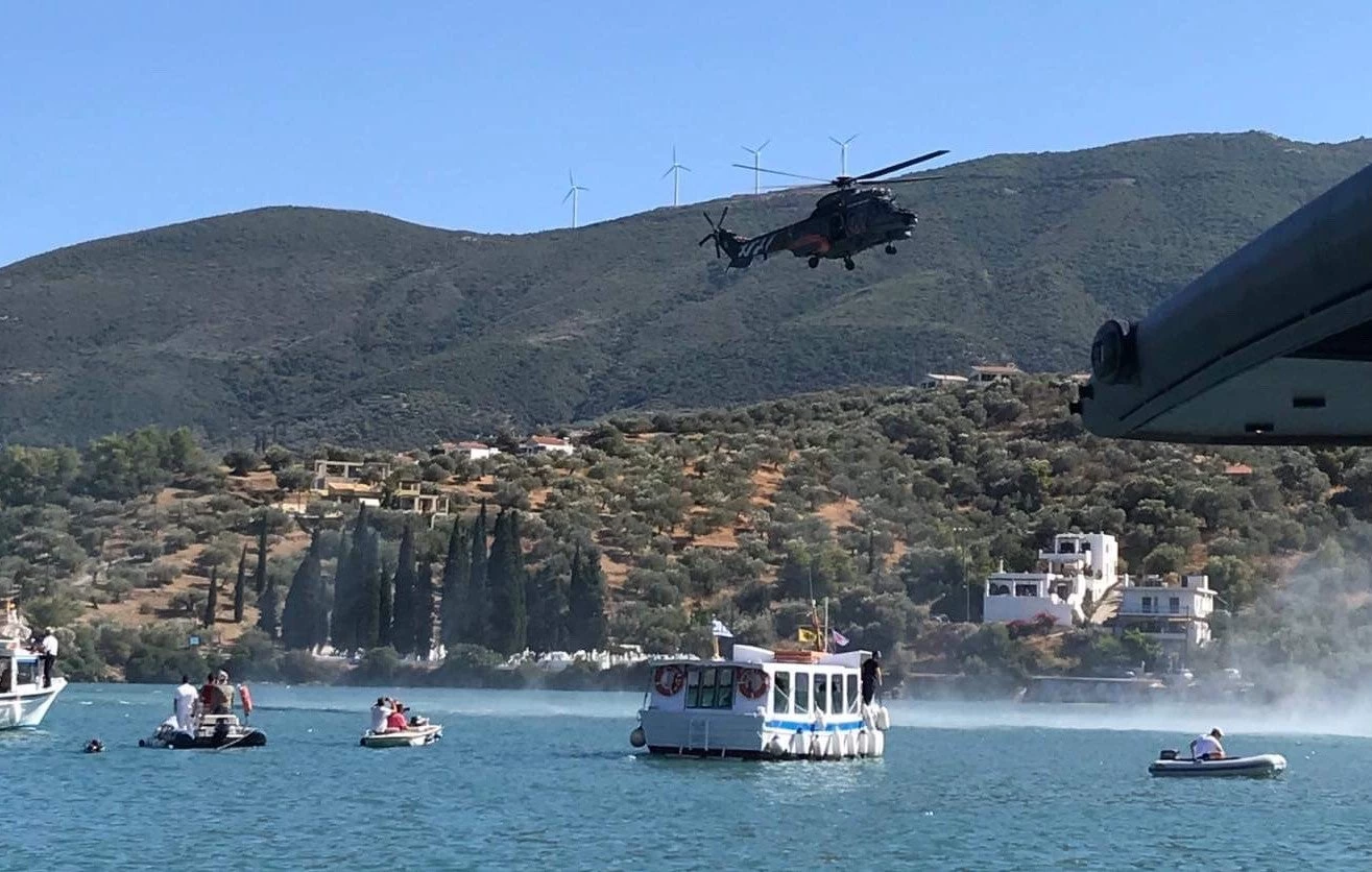 Βίντεο-σοκ: Η στιγμή της πτώσης του ελικοπτέρου στον Πόρο – Τα τελευταία δευτερόλεπτα πριν από την τραγωδία